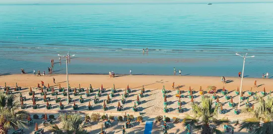 Kuriozitet nga bregdeti shqiptar: Dielli dhe deti po konsiderohen “terapi natyrale” për shëndetin